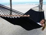 Sort h�ngek�je i stof med rundstokke